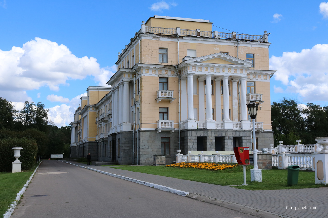 Центральный военный клинический сататорий Архангельское