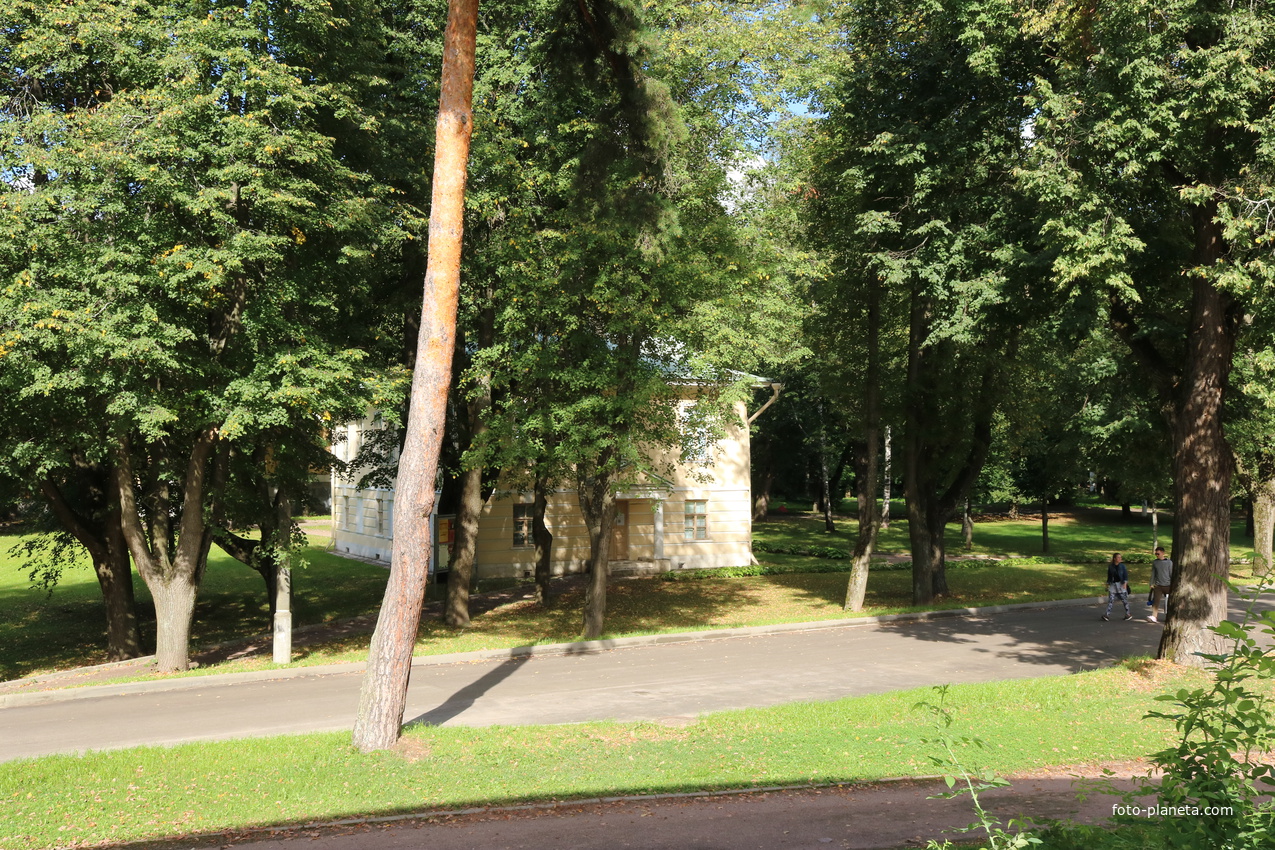 Конторский флигель