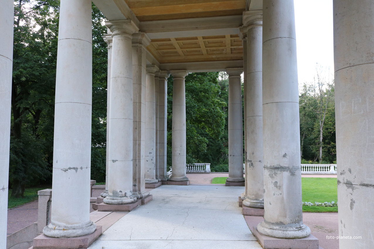 Храм-усыпальница Колонада