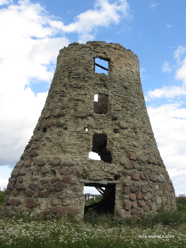 Руины старинной мельницы