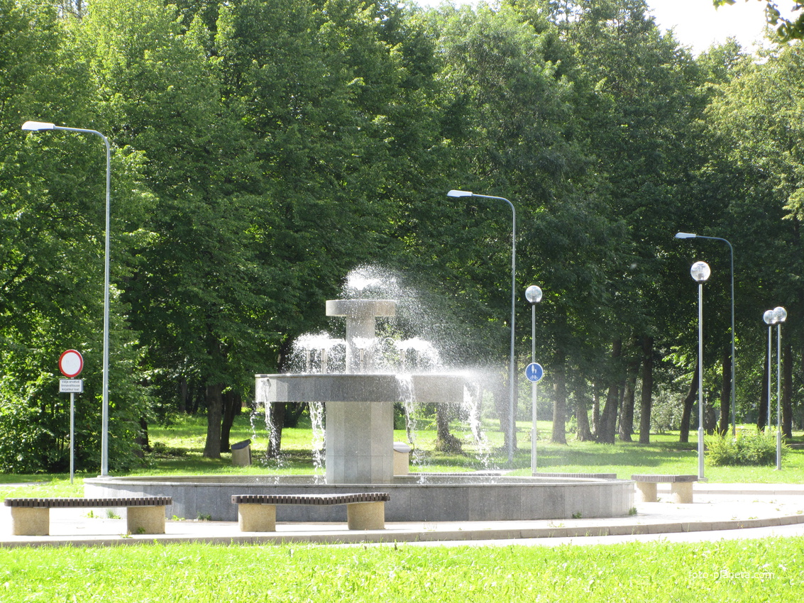 Фонтан перед домом культуры шахтеров