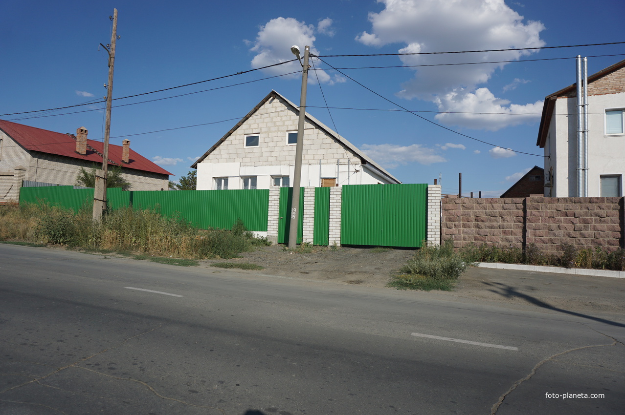 На улице Кандагачской.