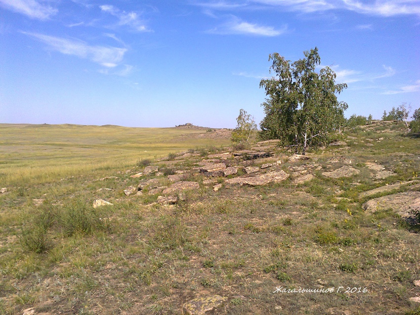 Степь Карабутака, Оренбургская область, скалы.