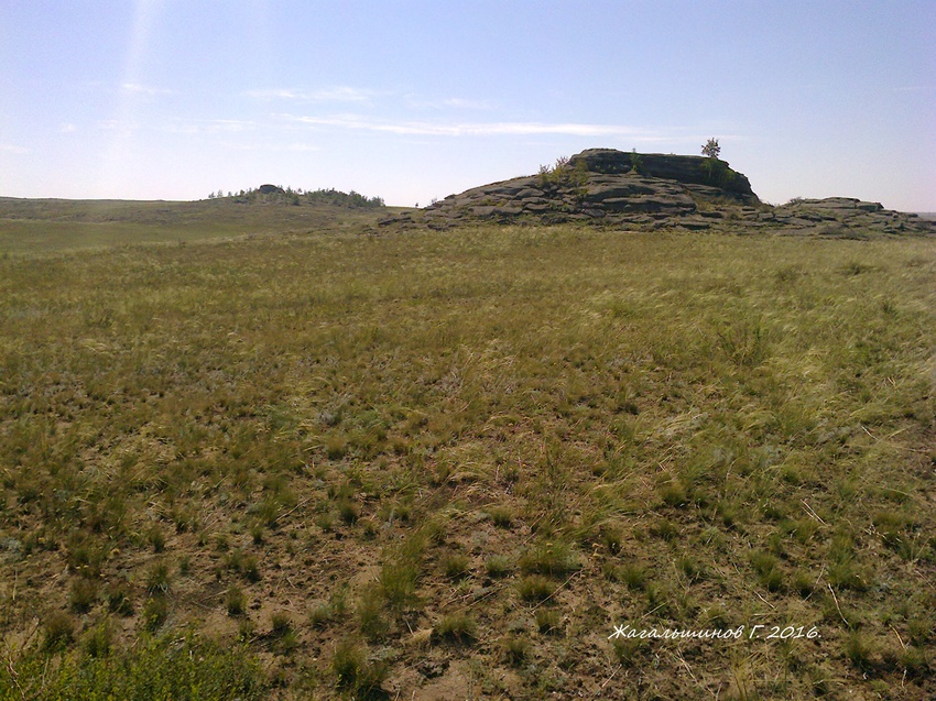 Степь Карабутака, Оренбургская область, скалы.