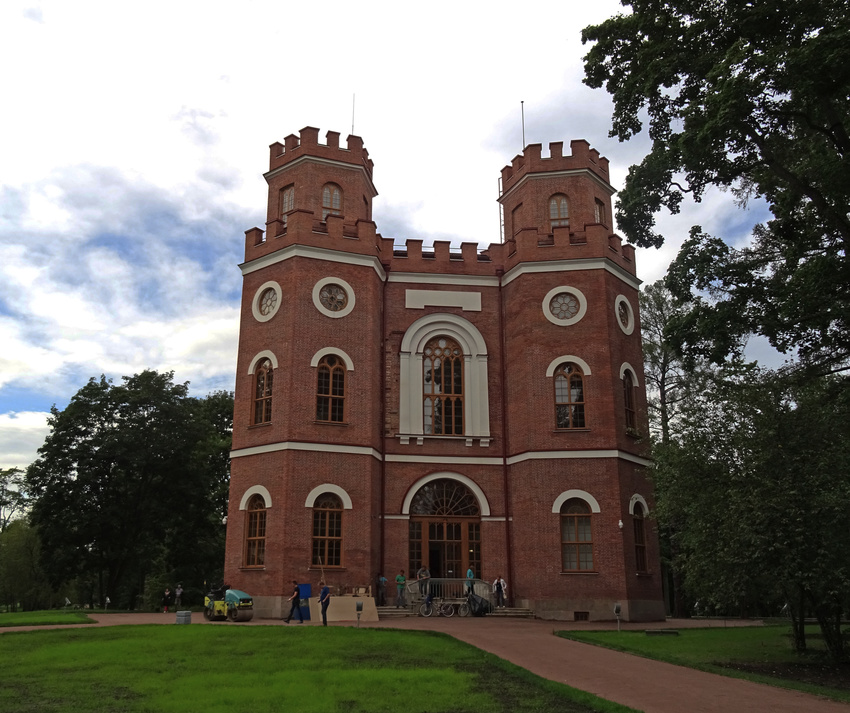 Александровский парк. Павильон &quot;Арсенал&quot;.