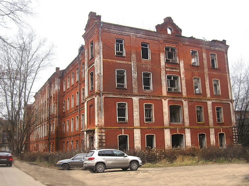 Морозовская казарма в наши дни по адресу ул. Ленина, д.100\2