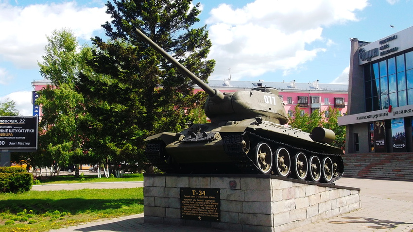 Памятник Т-34