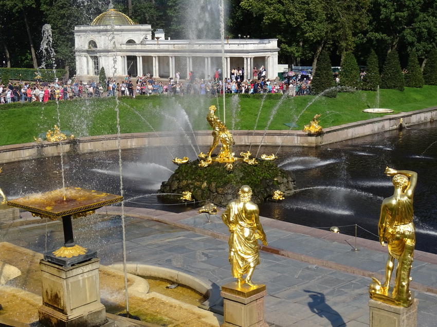 Большой фонтанный каскад