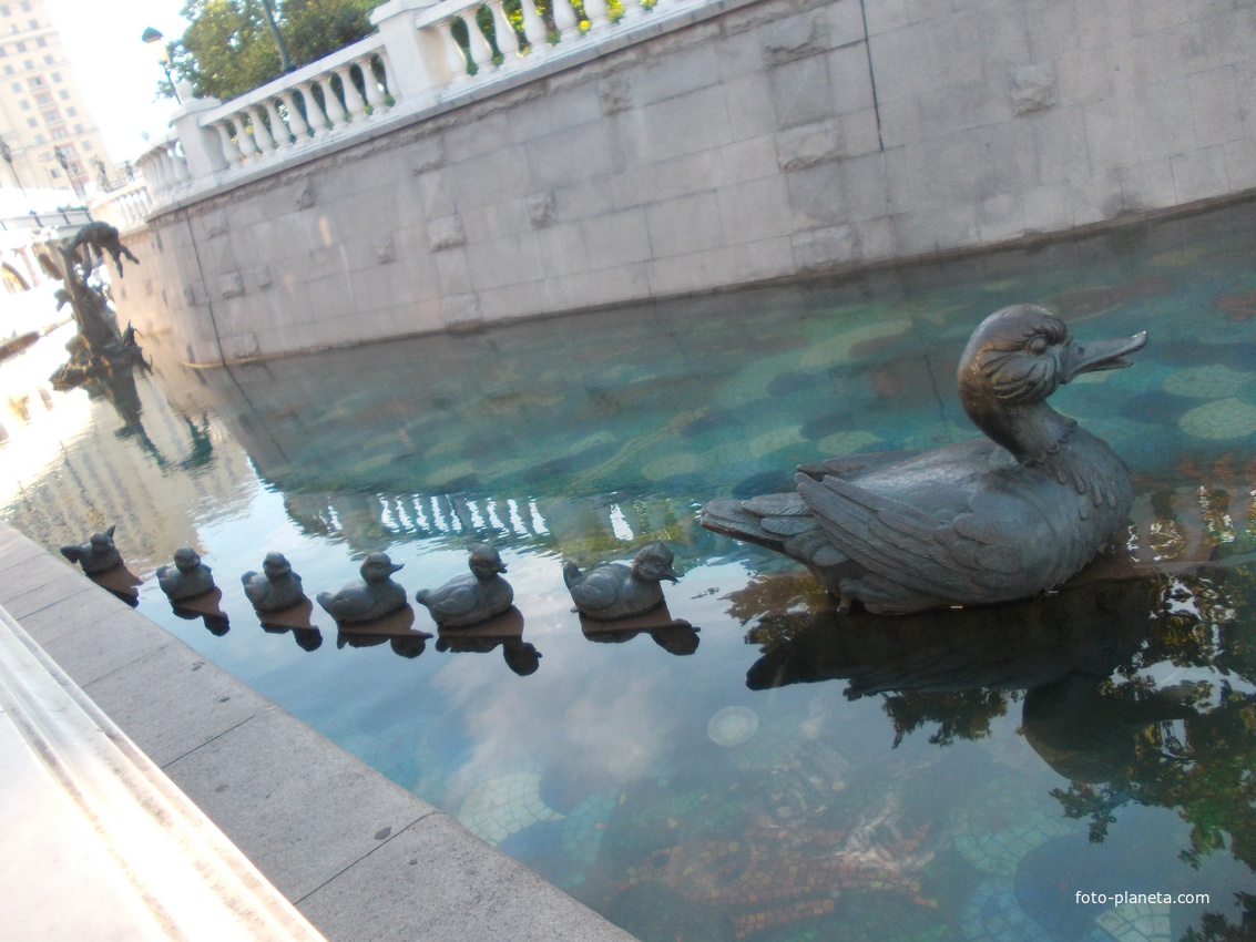 Александровский Сад, Манежная, Революции, Театральная площади