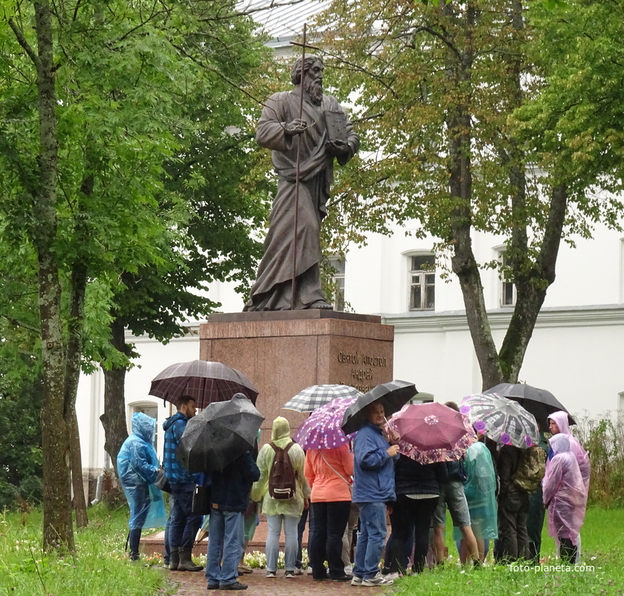 Памятник Святому Апостолу Андрею Первозванному