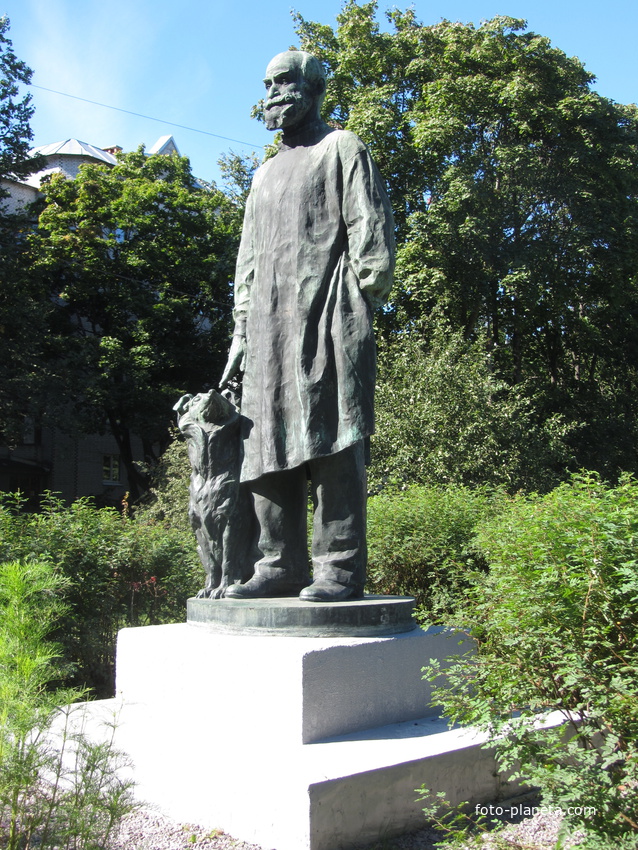 Памятник И. П. Павлову