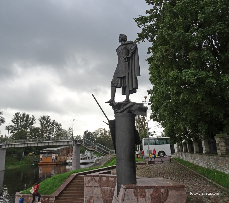 Памятник князю Александру Невскому