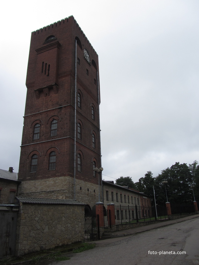 Нарва, район Кренгольма, водонапорная башня с часами