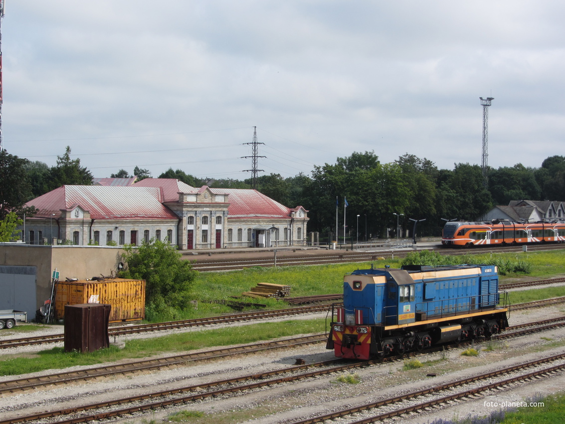 Вид на ж/д вокзал Нарвы
