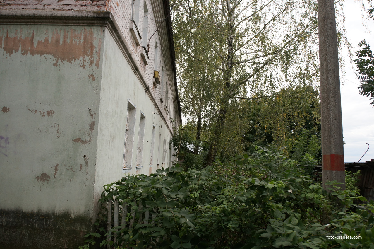 Улица Коммуны