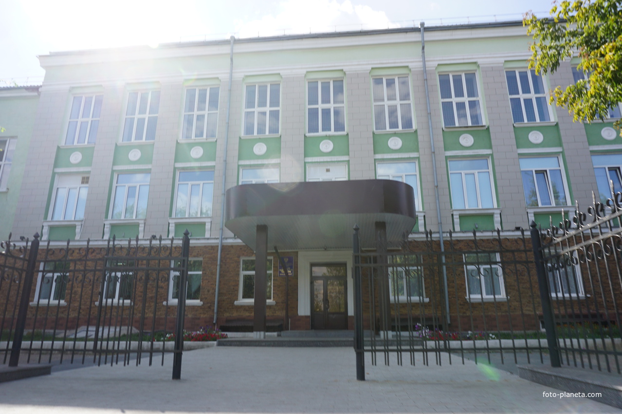 Лицей на проспекте Ленина.