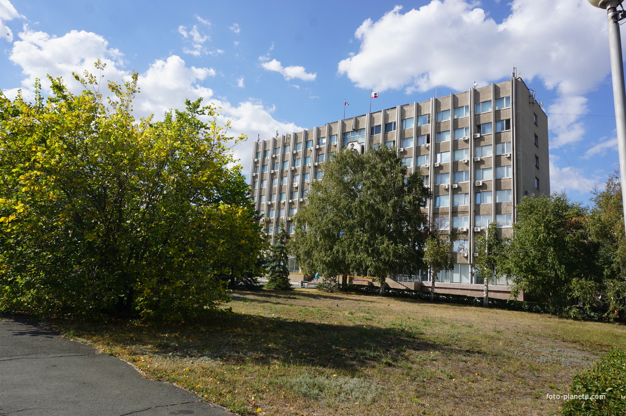 Здание администрации города Орска.