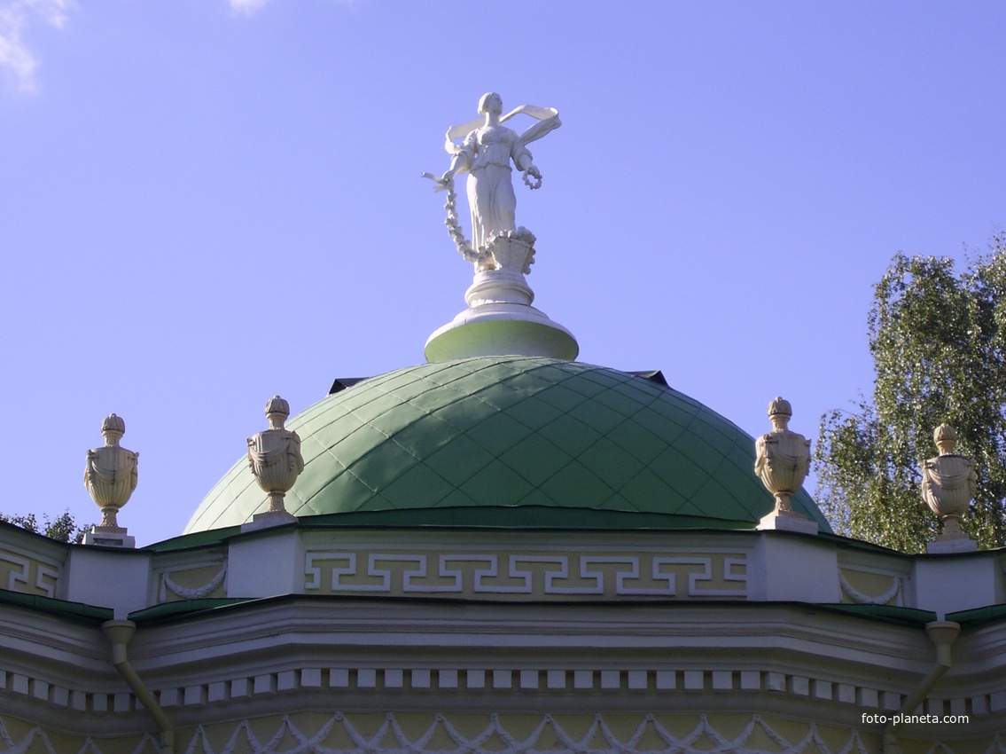 Музей-усадьба Кусково - Купол крыши павильона Эрмитаж.