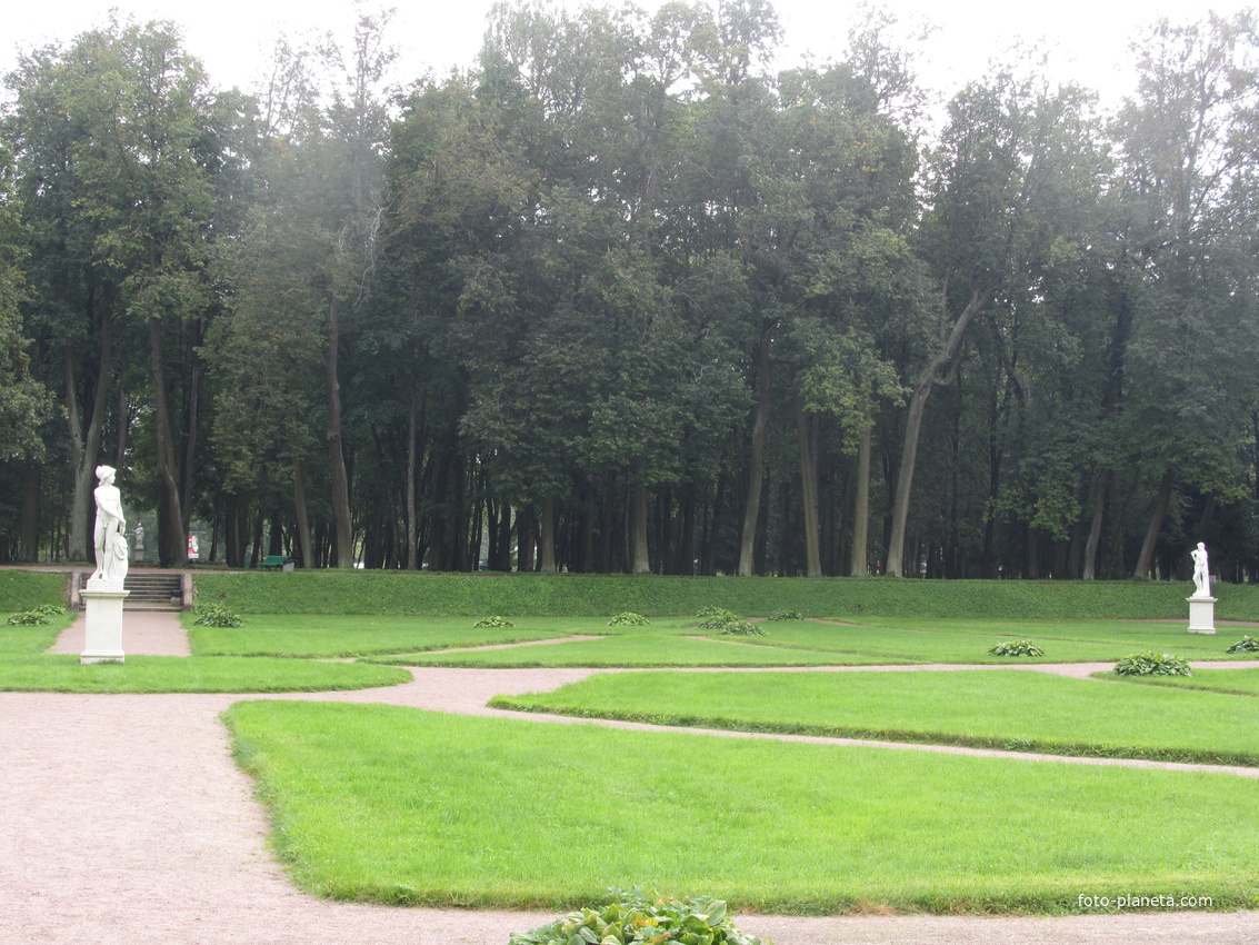 Скульптуры в парке Гатчинского дворца