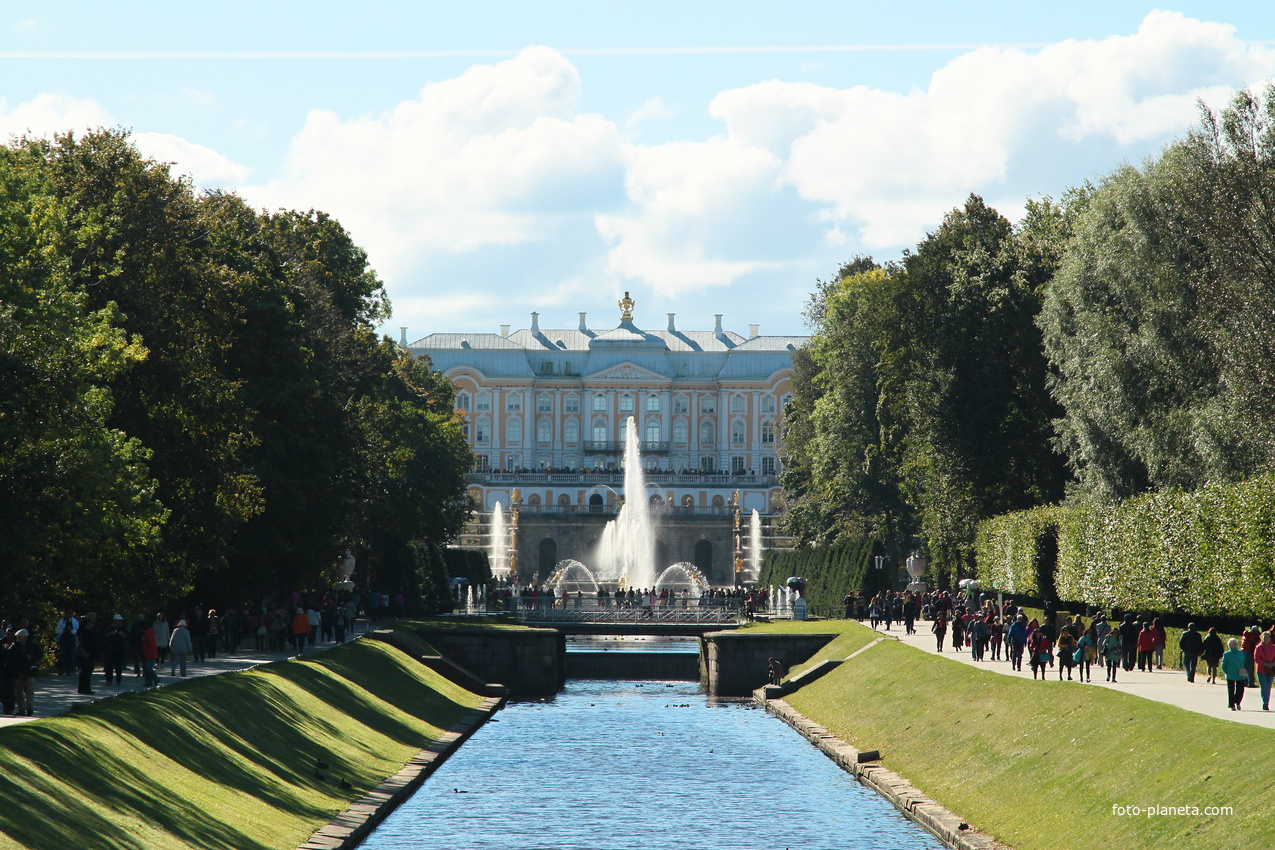 Вид на Большой дворец