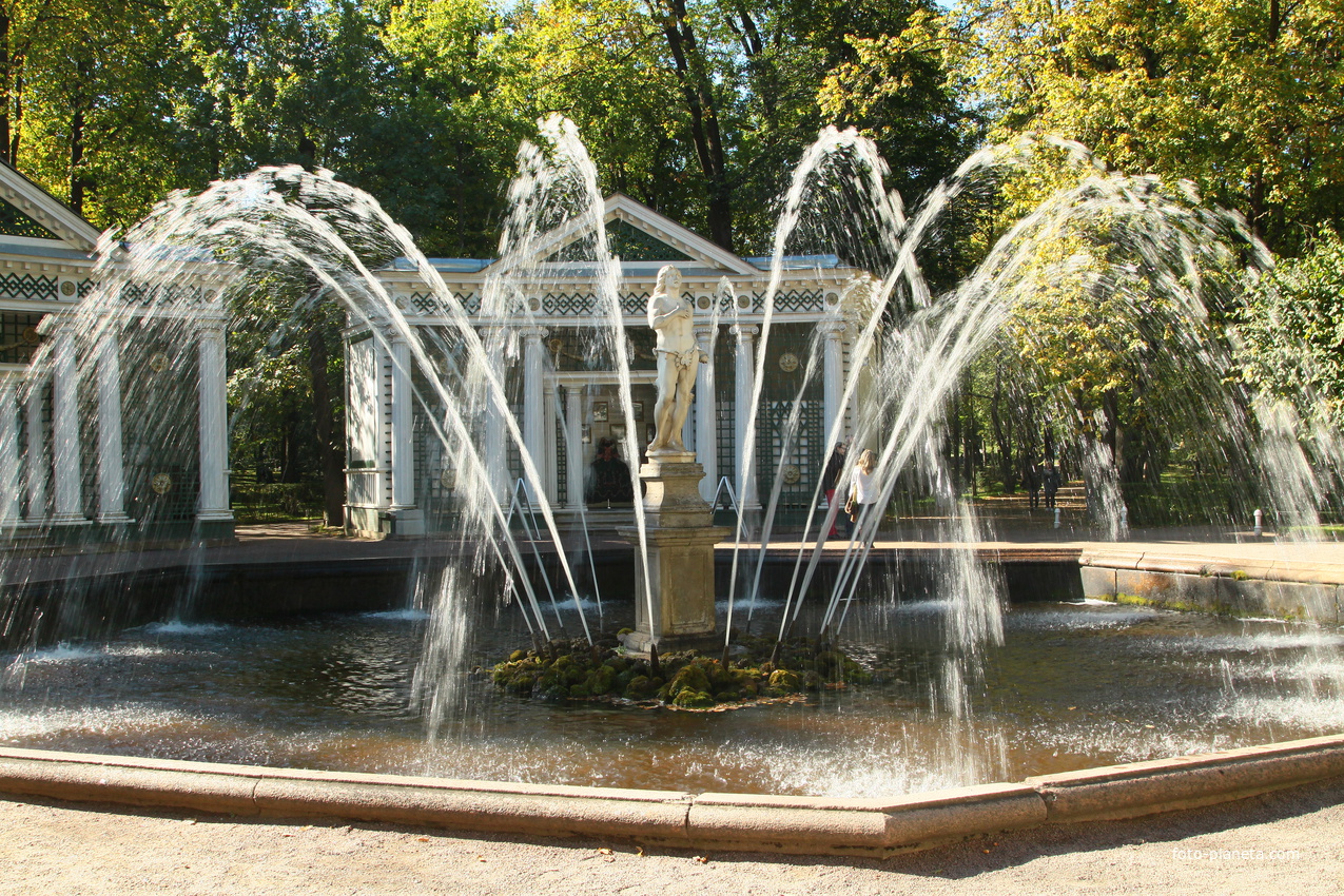 Фонтан Адам