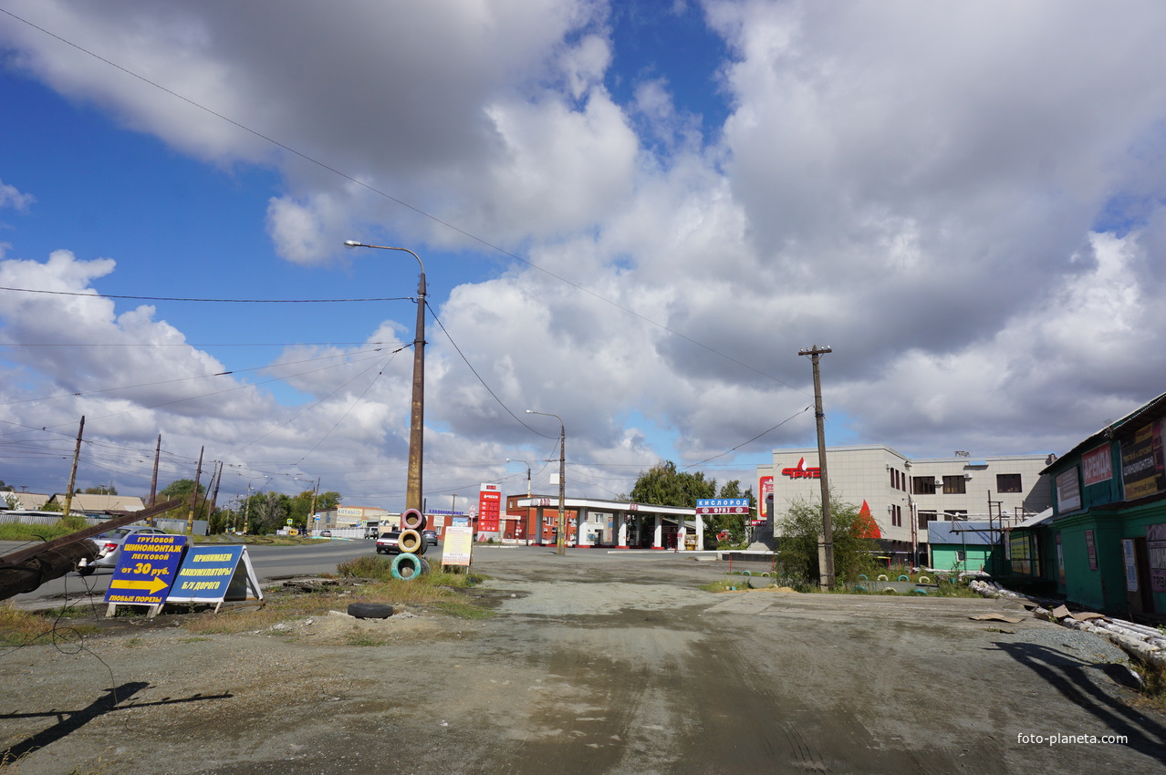 На улице Путейской.