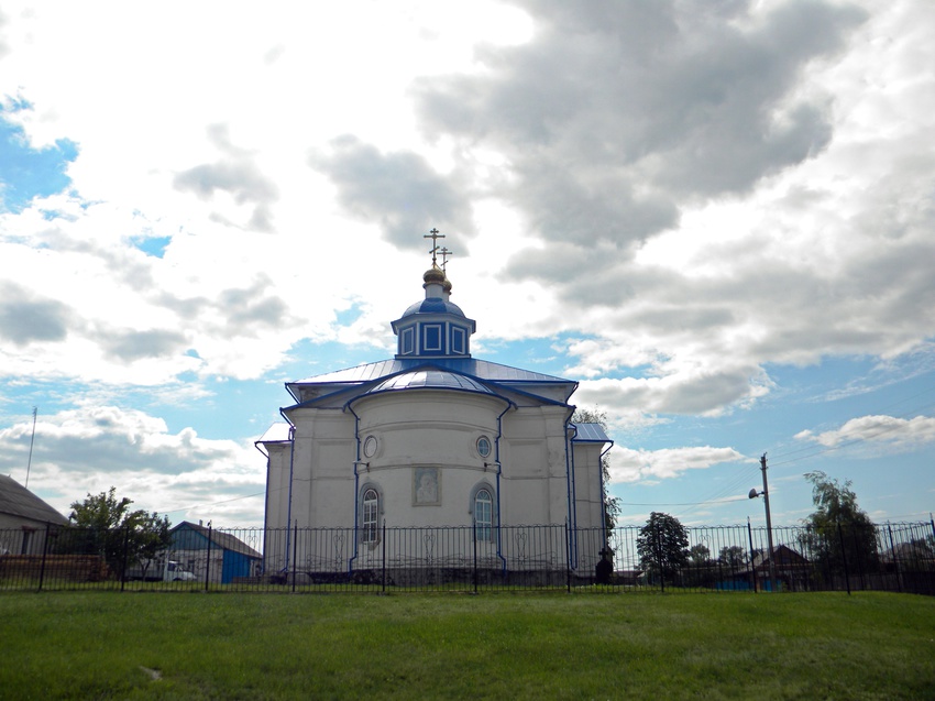 Казанская церковь в поселке Томаровка