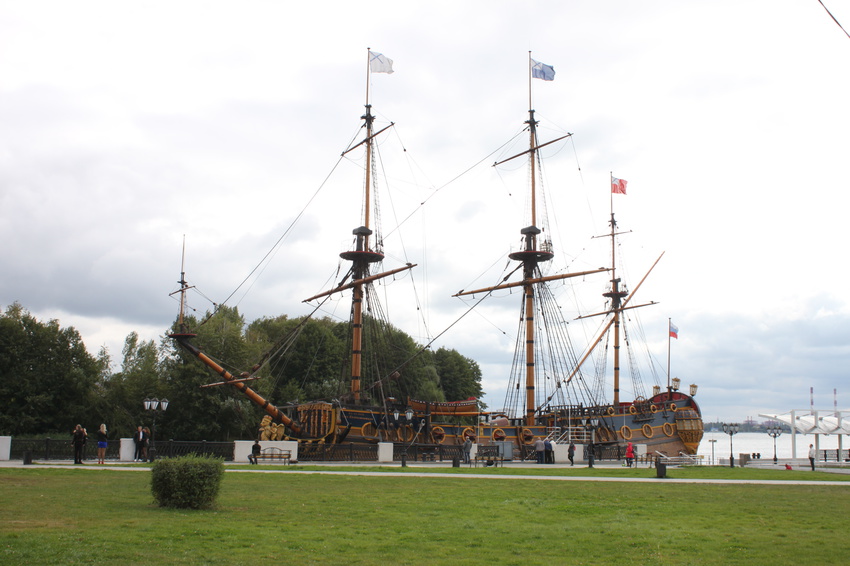 Воронеж. Корабль-музей &quot;Гото Предистенация&quot; на реке Воронеж.