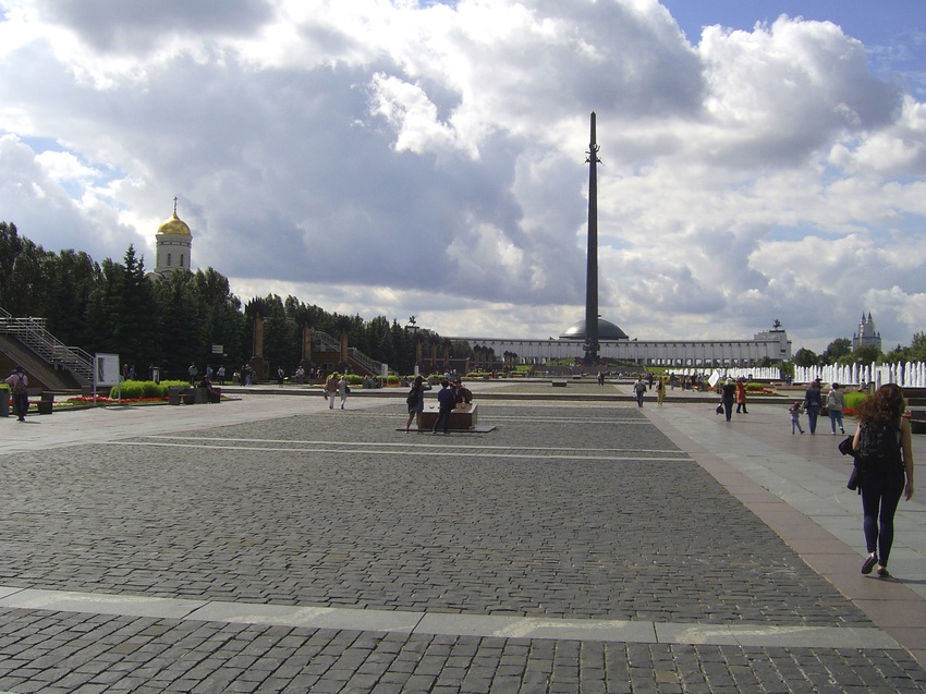 Москва - Главная аллея парка Победы