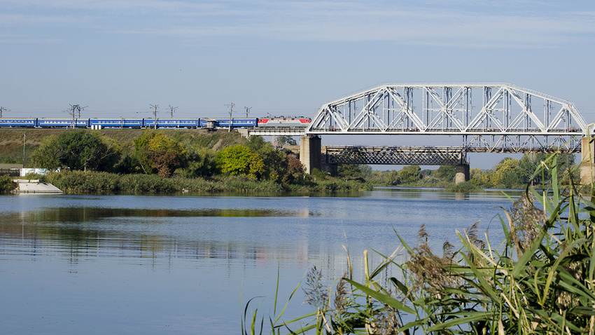 железнодорожный мост через реку Северский Донец