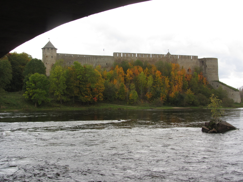 Ивангородская крепость, вид с Нарвской стороны