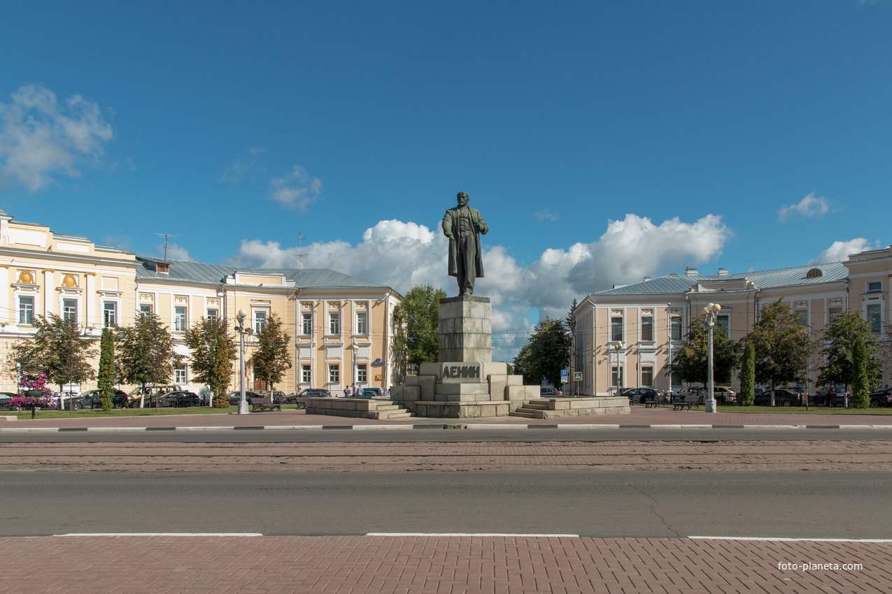 Площадь Ленина (Бывшая Восьмиугольная).