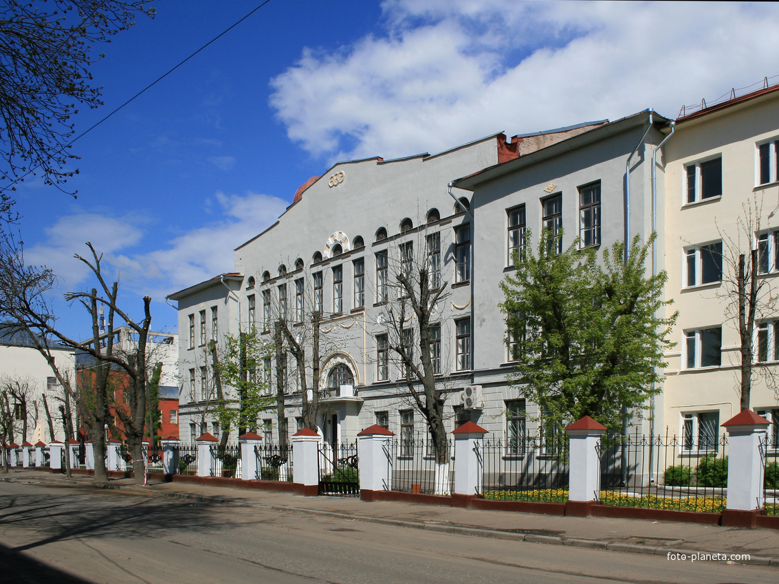 Старое здание Тверского государственного гуманитарного университета.