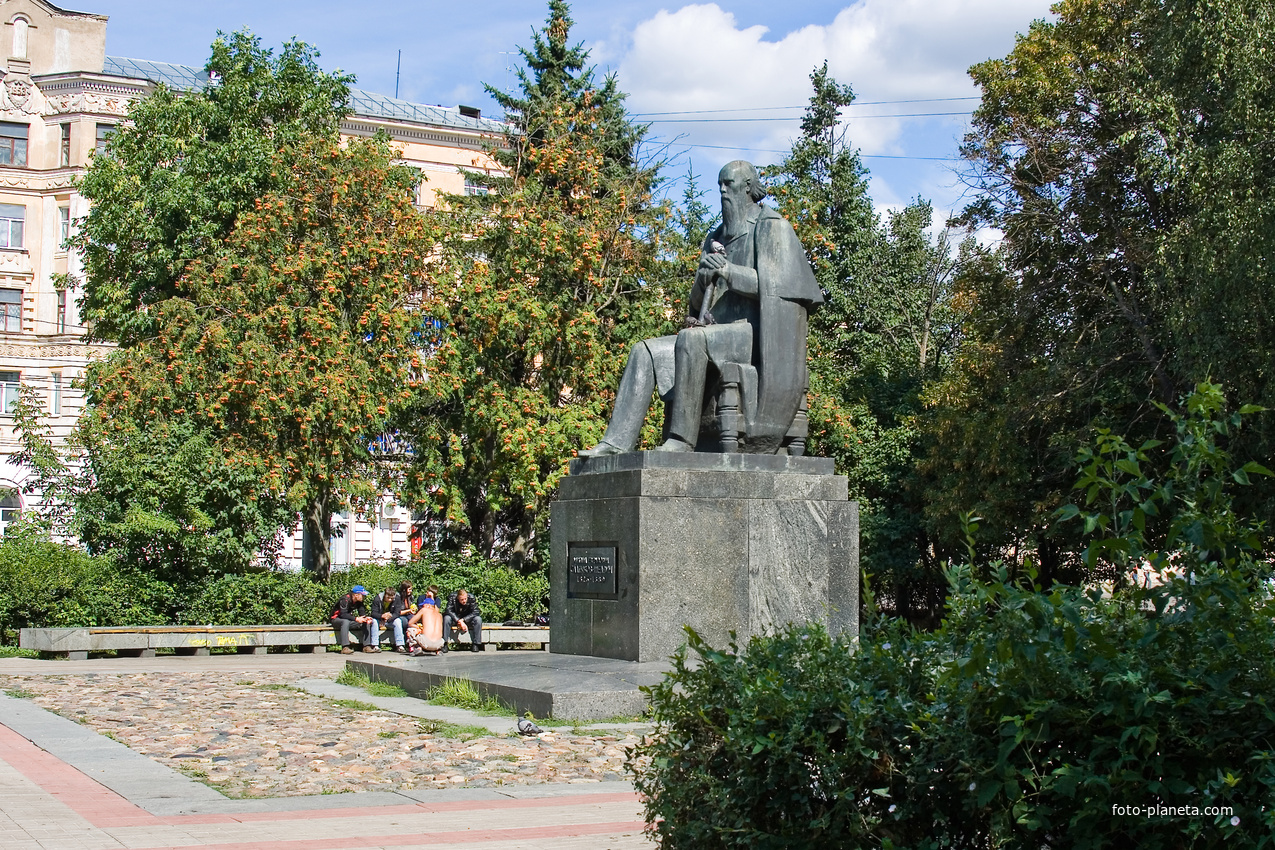 Тверская площадь. Памятник Салтыкову-Щедрину.
