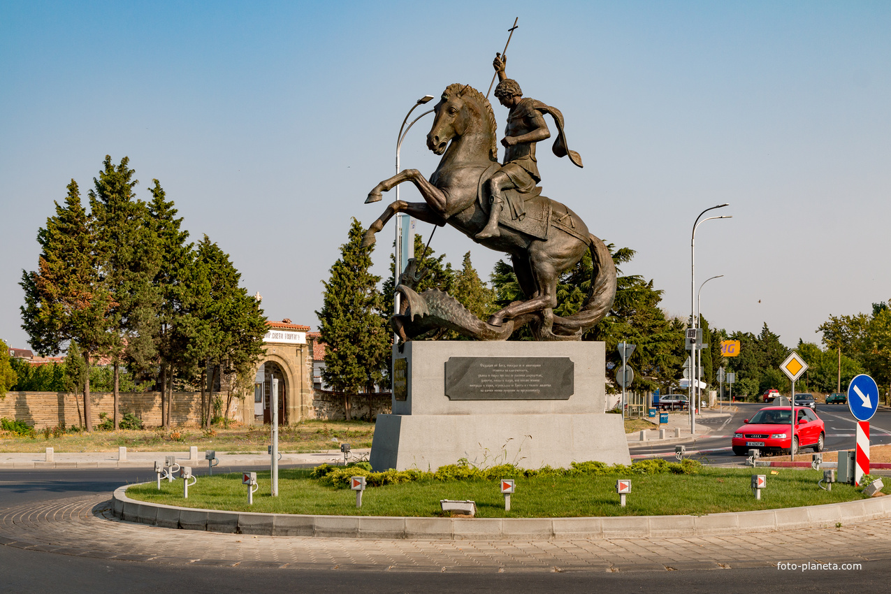 Поморие. Памятник Св. Георгию Победоносцу.