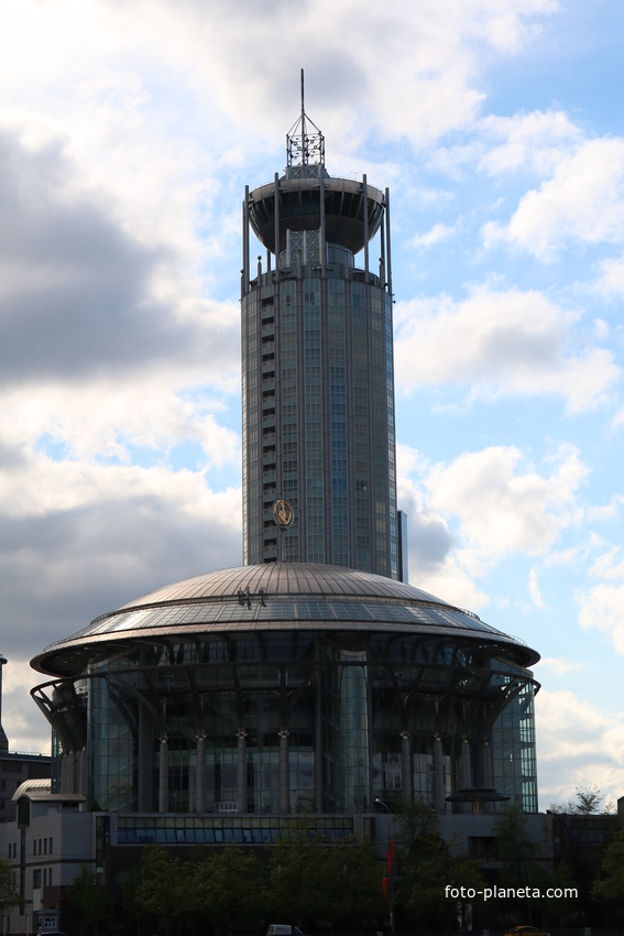 Московский международный Дом музыки, гостиница Свиссотель Красные Холмы