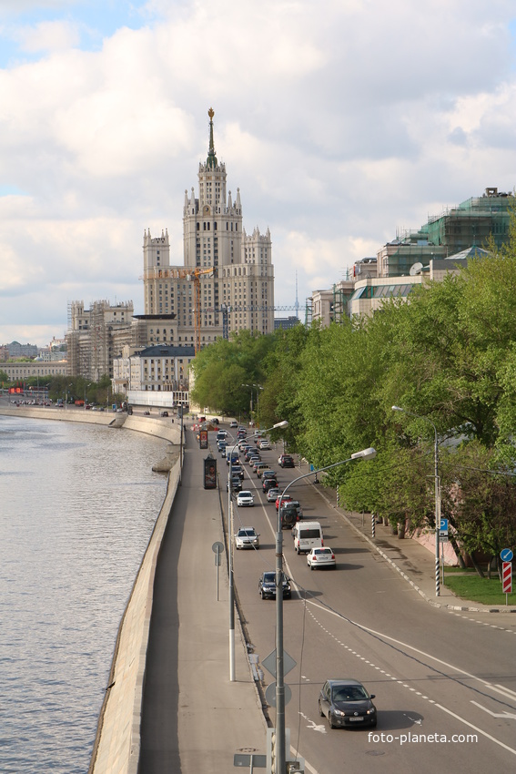 Дома на Котельнической набережной