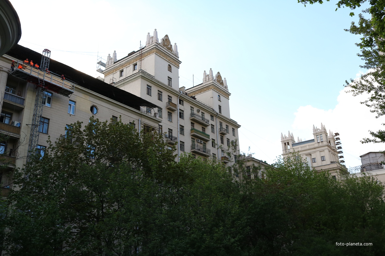 Высотка на Котельнической набережной