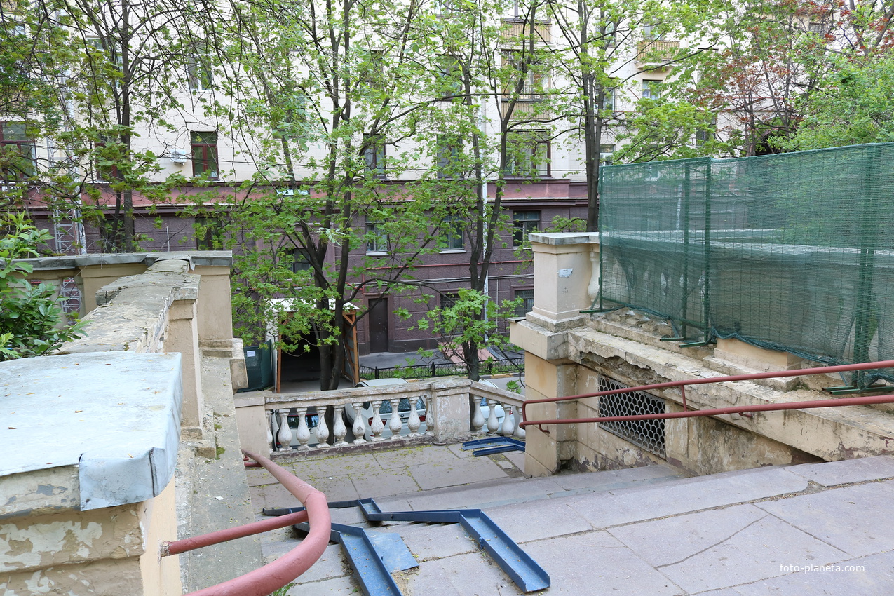 Высотка на Котельнической набережной