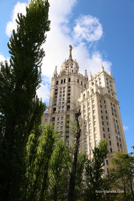 Высотка на Котельнической набережной