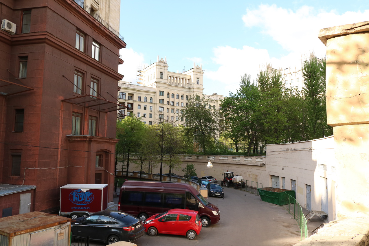 Высотка на Котельнической набережной