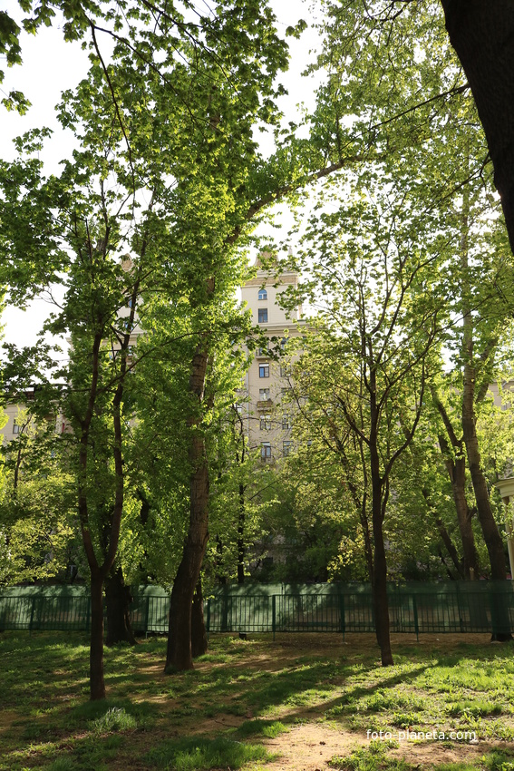 Высотка на Котельнической набережной