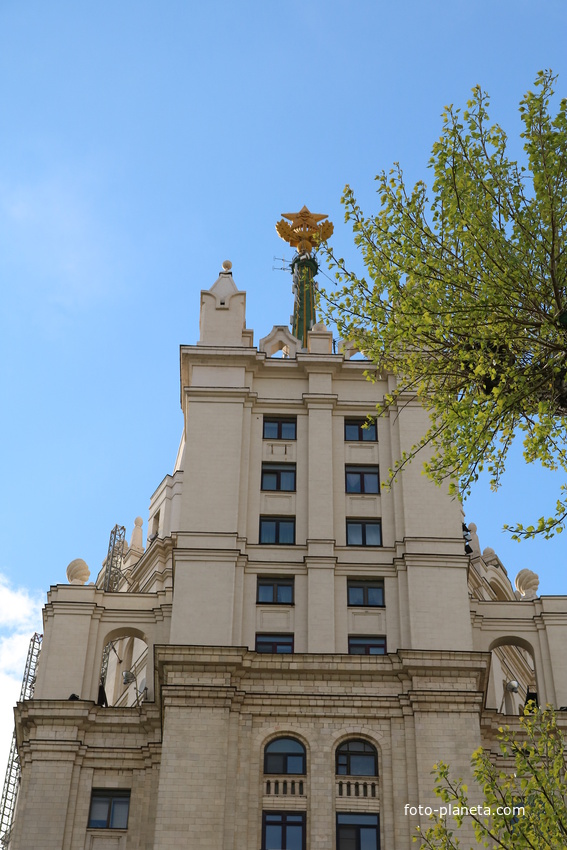 Высотка на Котельнической набережной