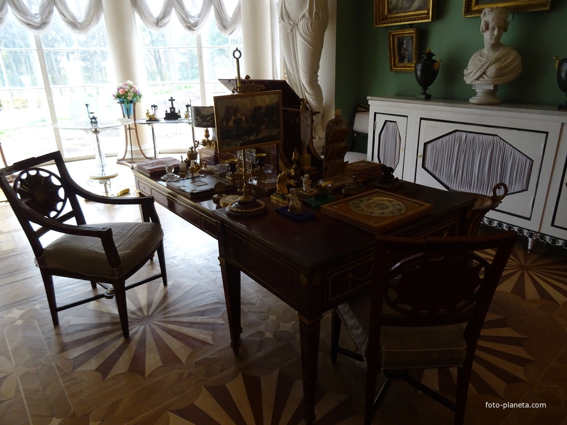 Павловский дворец. Кабинет &quot;Фонарь&quot;.