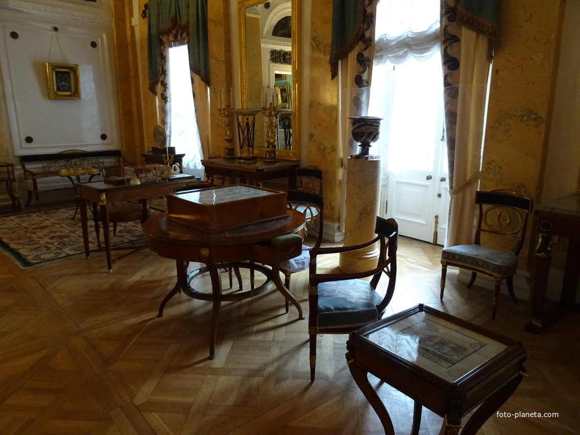 Павловский дворец. Пилястровый кабинет