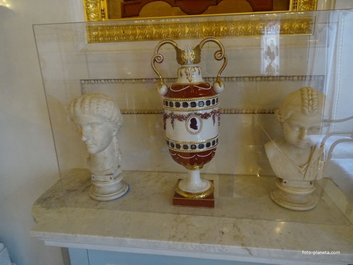 В залах Павловского дворца