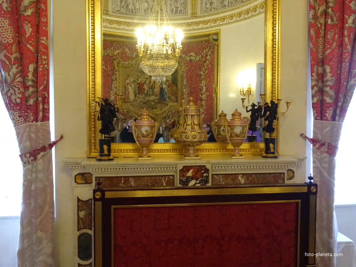 В залах Павловского дворца