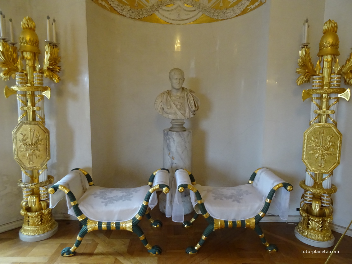 В залах Павловского дворца