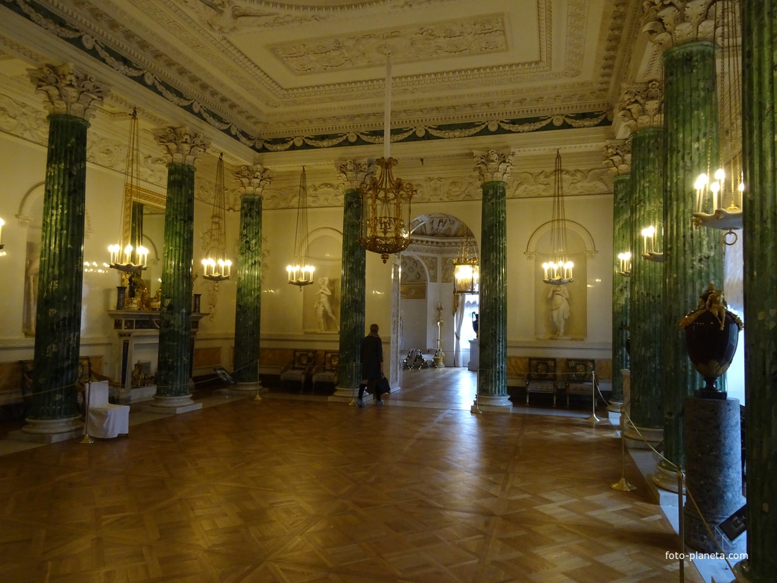 В залах Павловского дворца