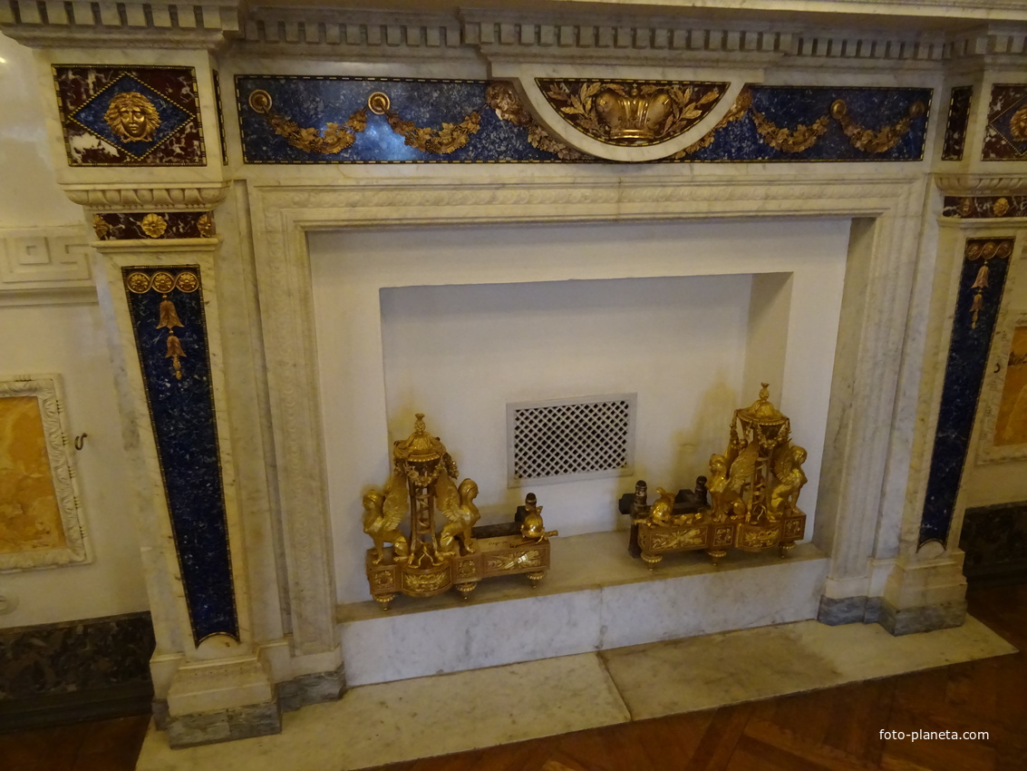 В залах Павловского дворца